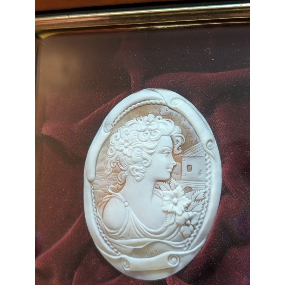 Vintage Italian Cameo Art Burled Wood Frame Velvet Backing made in Italy - Picture 6 of 13